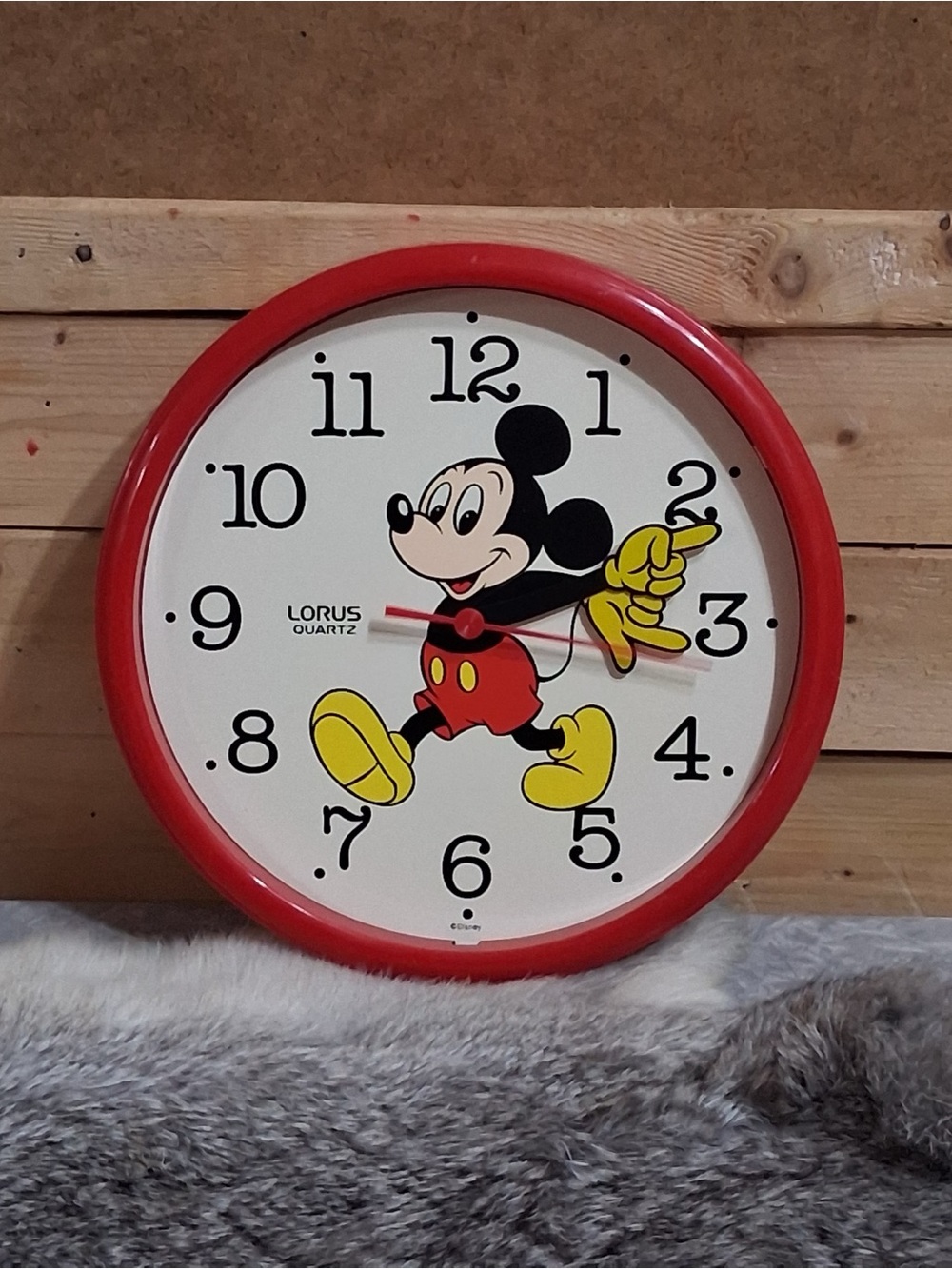 Vintage Disney Mickey Mouse Lorus Quartz Wall Clock Red Retro Character Decor